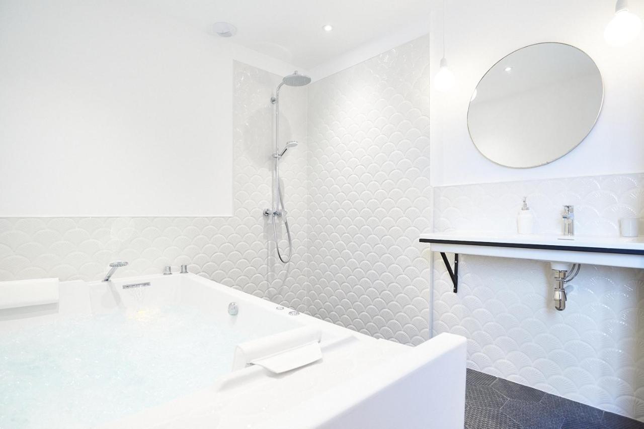 Pézenas Maison 1634 - Climatisation, Piscine, Parking, Centre Ville, Petit-Dejeuner Compris מראה חיצוני תמונה
