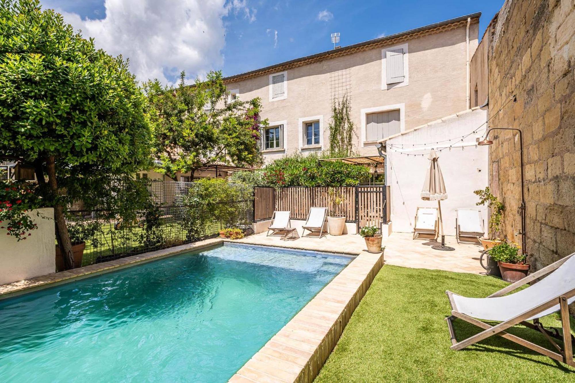 Pézenas Maison 1634 - Climatisation, Piscine, Parking, Centre Ville, Petit-Dejeuner Compris מראה חיצוני תמונה